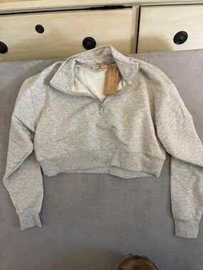 Women's Heather Gray Cropped Quarter-Zip Sweatshirt